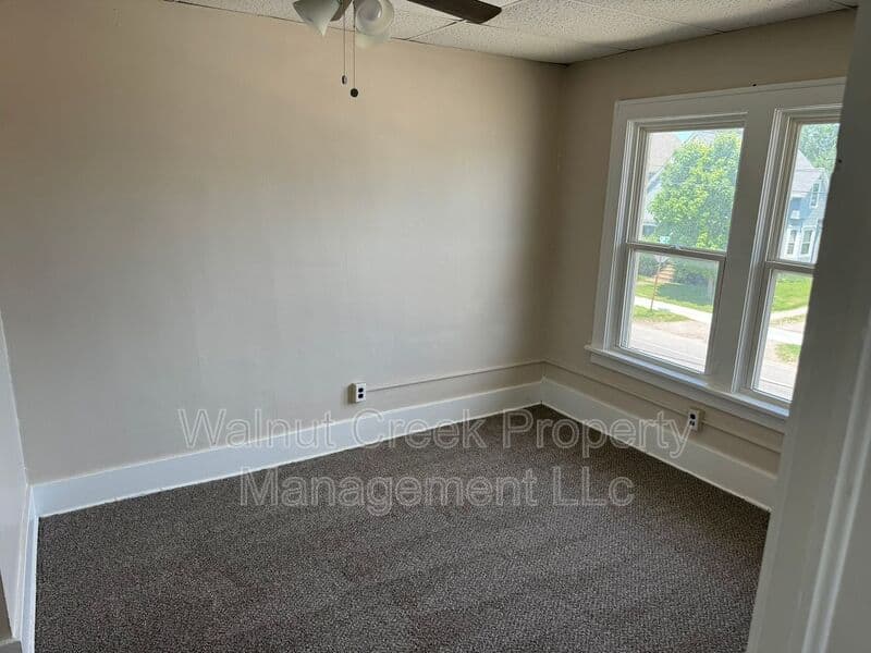 Lorain Condo: 203 Flordia