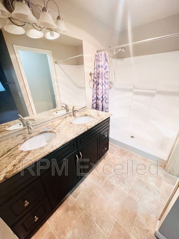 Kent Condo: 26339 116th Ave SE