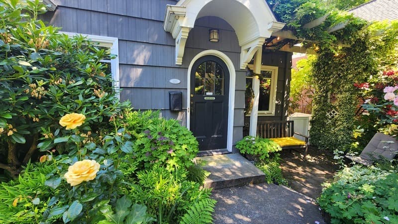 Seattle House: 1210 25th Ave E