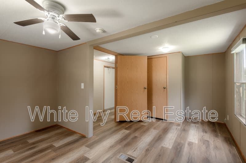 Huntsville House: 37 Riverside Lane