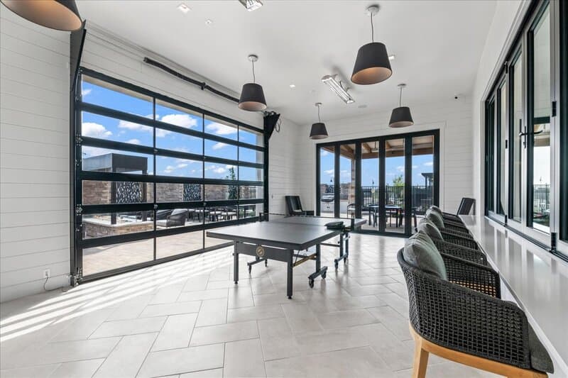 Star Townhome: 2218 North Leatherwood Avenue