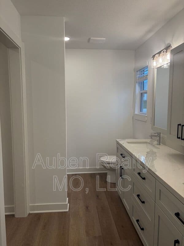 Kansas City House: 9310 N. Lenox St