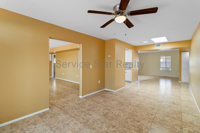Sun City House: 9425 W Rolling Hills Dr