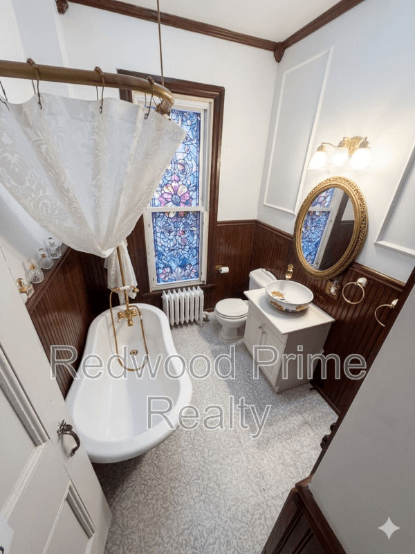 Ebensburg House: 401 South Center Street