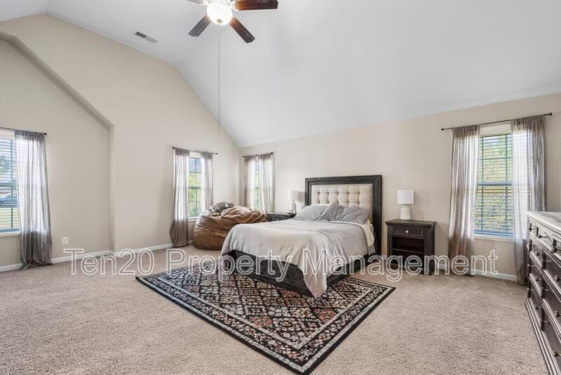 Fortson House: 121 Hart Preserve Drive