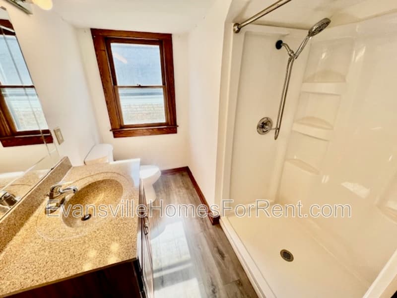 Evansville House: 2215 West Delaware Street