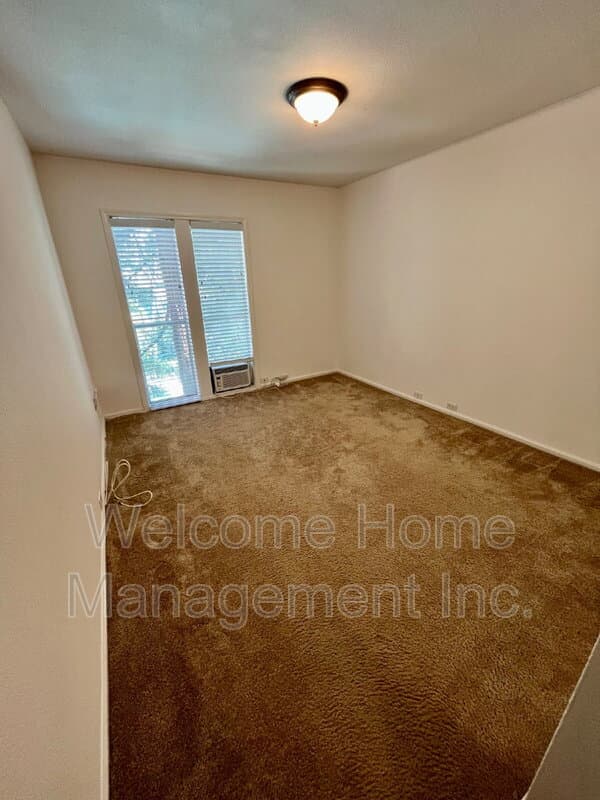 Walnut Creek House: 1240 Walker Ave