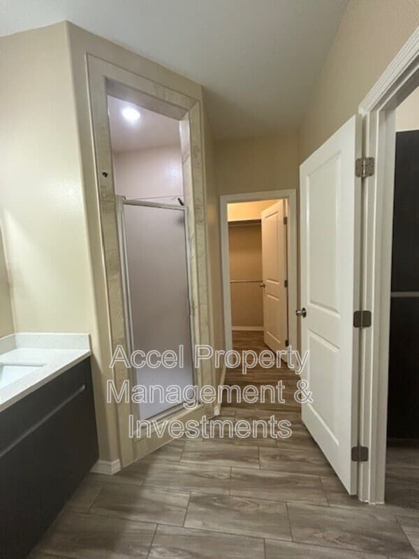 Mission Condo: 1008 W La Pointe