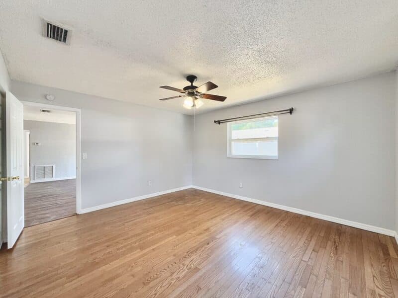 St. Petersburg House: 6943 Buhrley Terrace North
