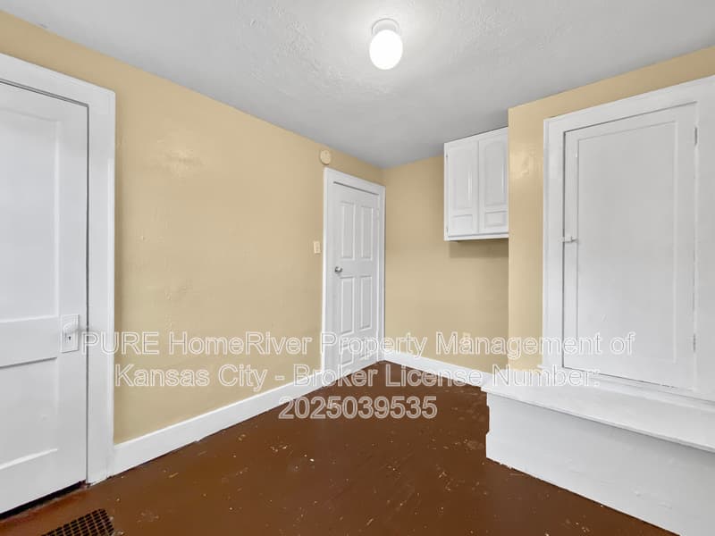 Kansas City House: 447 N Topping Ave