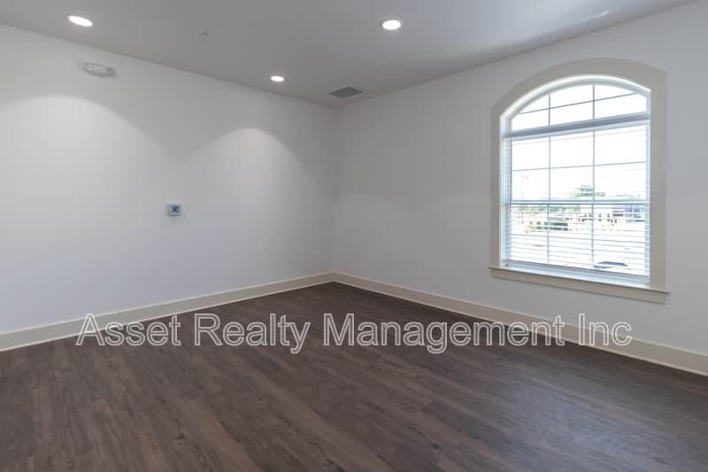Alcoa Condo: 1120 Franck Street - 205