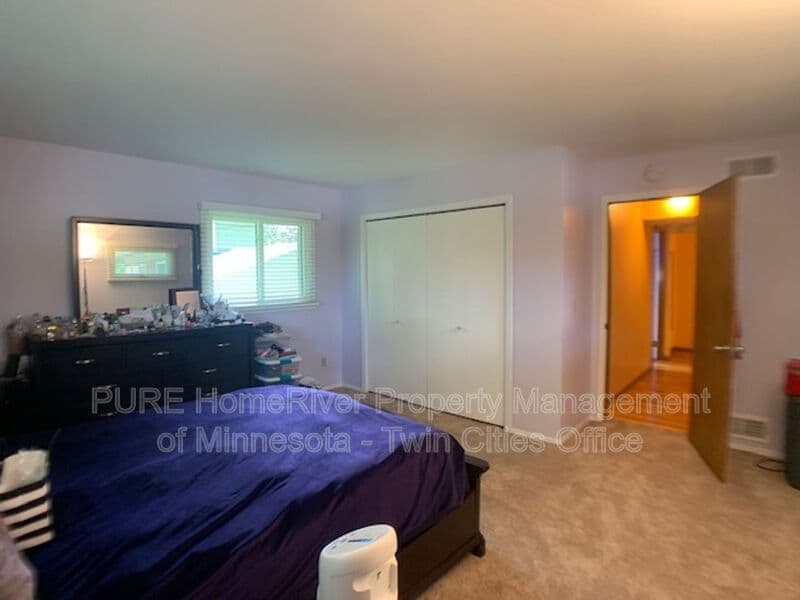 Crystal House: 4160 Kentucky Ave N