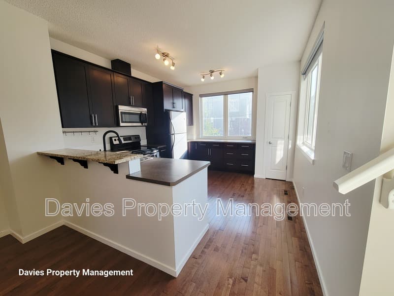 Edmonton Townhome: 603 Watt Boulevard SW