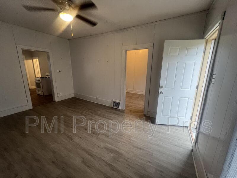 Milwaukee Condo: 2439A N Dr William Finlayson