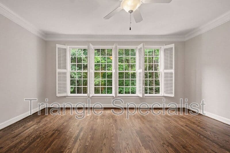 Raleigh House: 6121 Carlyle Drive