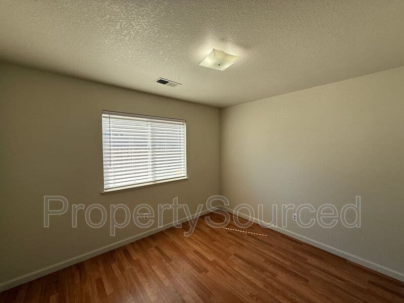 Lathrop House: 15050 Hollyhock Ct