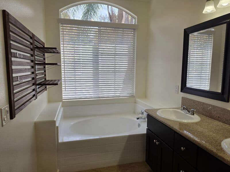 Rancho Santa Margarita House: 162 Seacountry Lane -