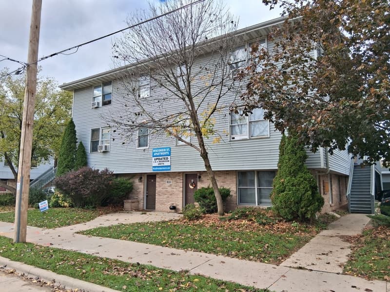 Oshkosh Condo: 835 Wisconsin Street - 1D