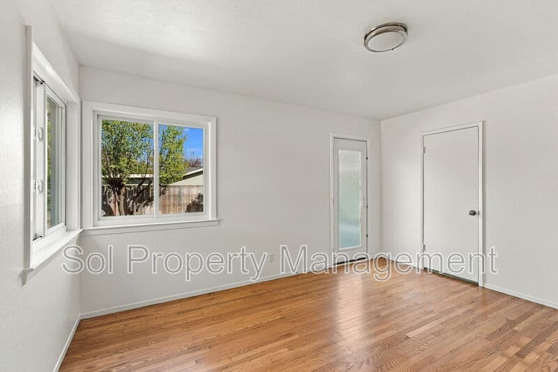 San Rafael House: 600 Tarragon Drive