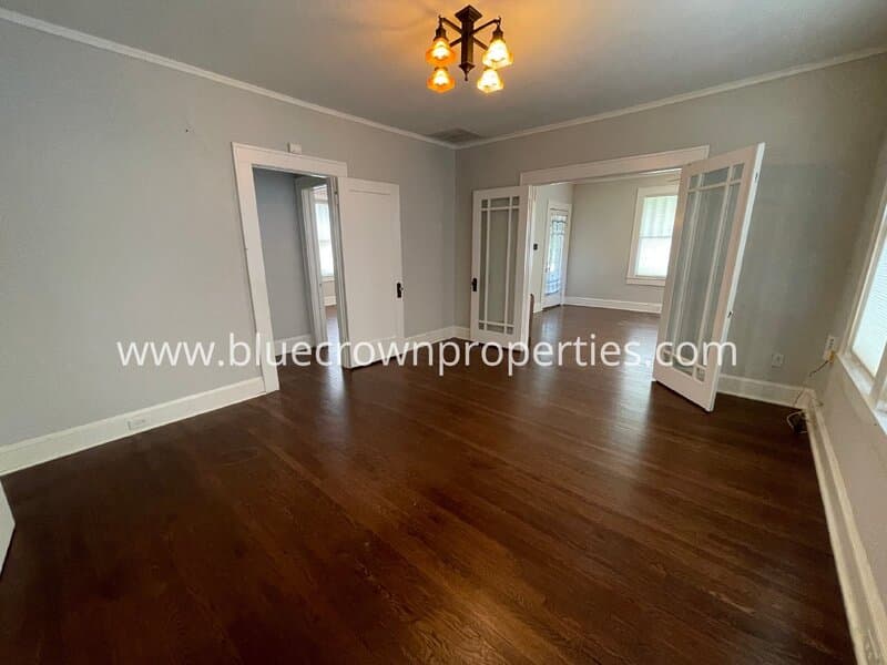 Dallas House: 5521 Richmond Ave