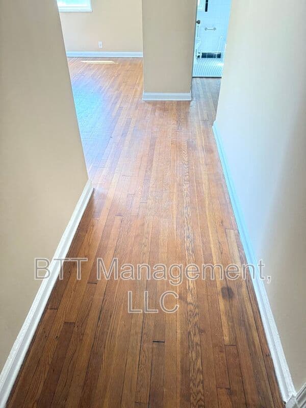 Brentwood Condo: 4013 38th St