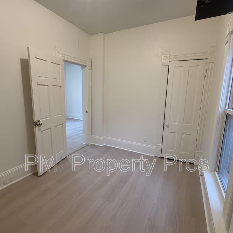 Milwaukee Condo: 2016 W Clybourn St
