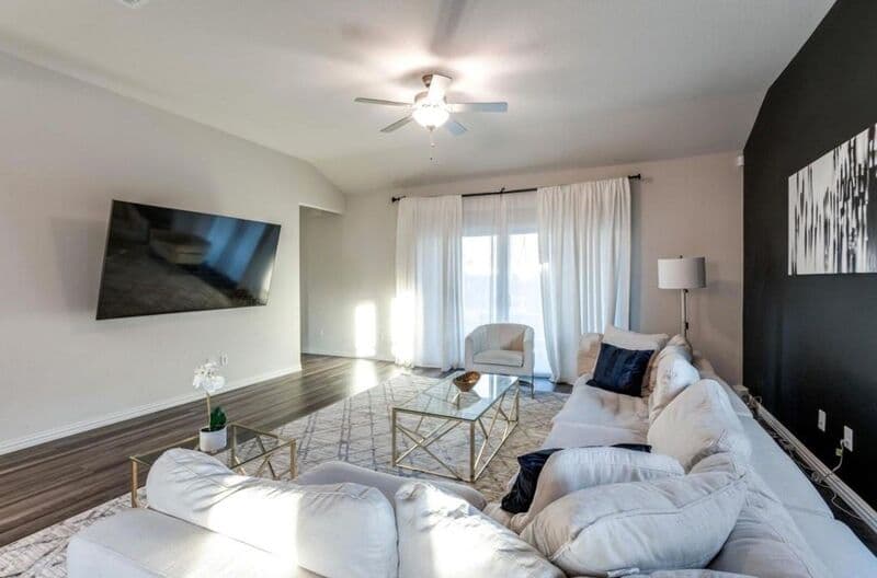 Princeton House: 633 Cedar Springs Dr