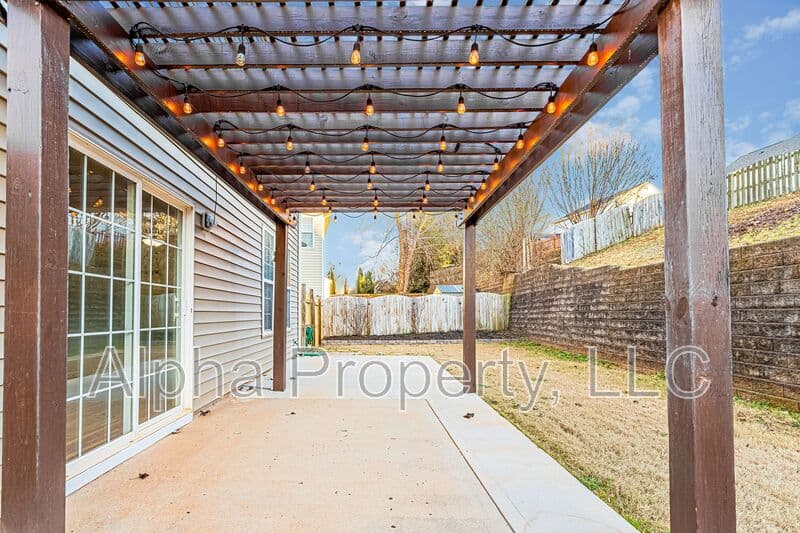 Greer House: 322 Highgate Cir