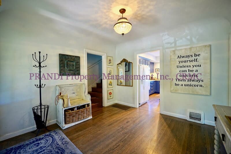 San Anselmo House: 124 Prospect Ave