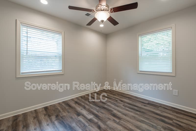 Atlanta House: 455 Bolton Rd NW
