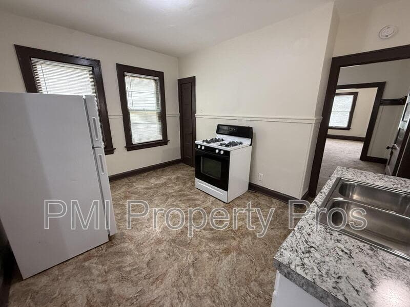Milwaukee Condo: 2532 N 37th St