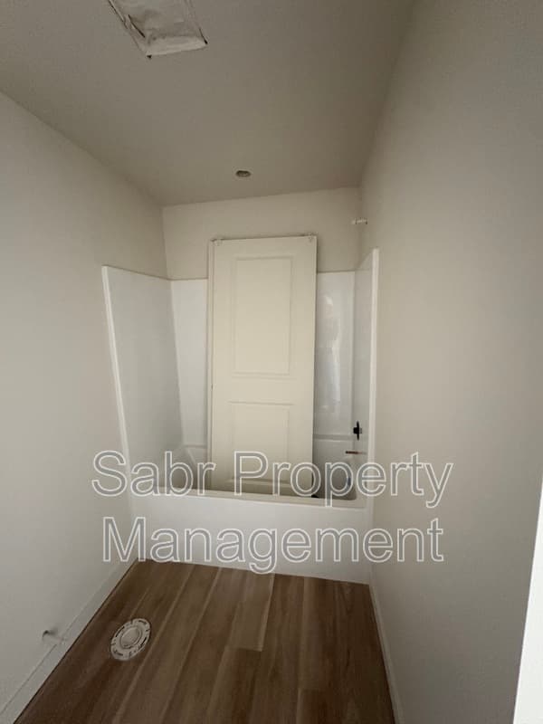 Portland Apartment: 1520 N Bryant St