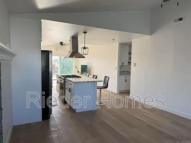 San Diego Condo: 664 Carefree Dr