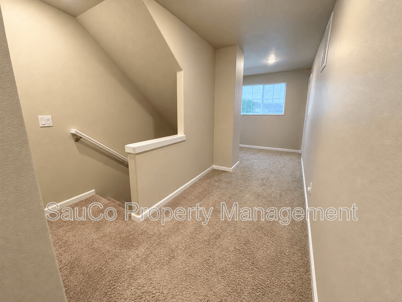 Hillsboro House: 8023 Northeast Sabo Street