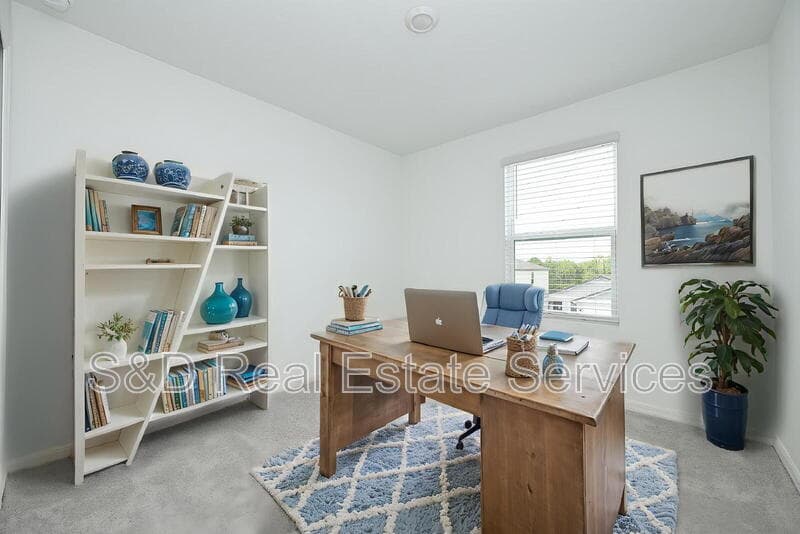 Lakeland House: 7847 Abagail Dr.