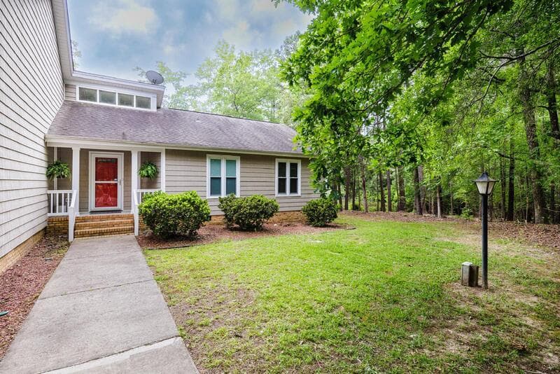 Blythewood House: 311 Derrick Ln