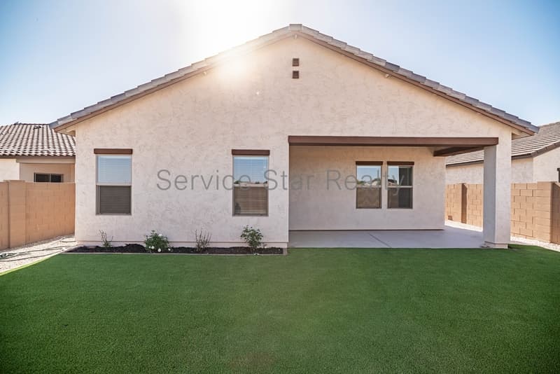 Maricopa House: 16635 N Lunar St