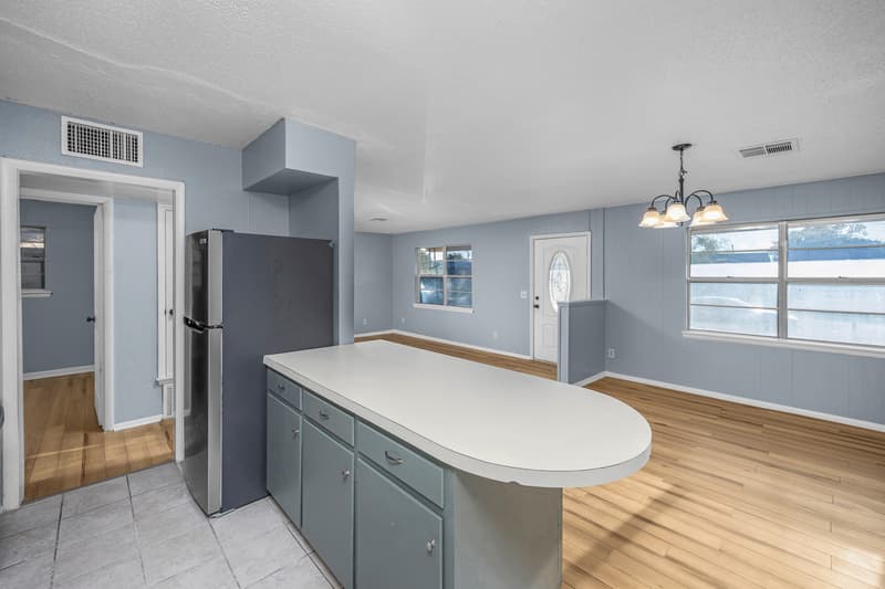 Lawton House: 3015 Northeast Pioneer Boulevard