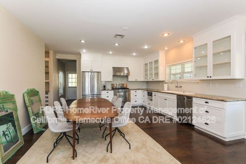 Murrieta House: 36475 Avenida La Cresta