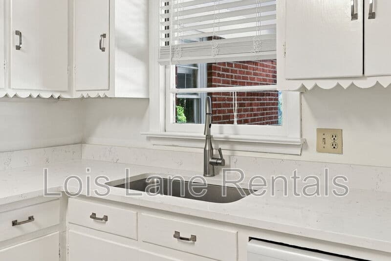 Charleston Condo: 2133 Wappoo Drive