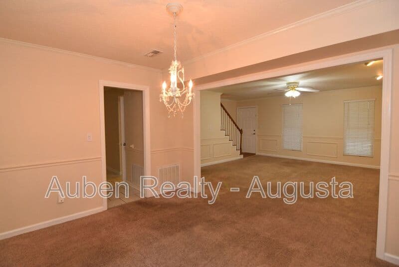 Evans House: 490 Pheasant Run Drive