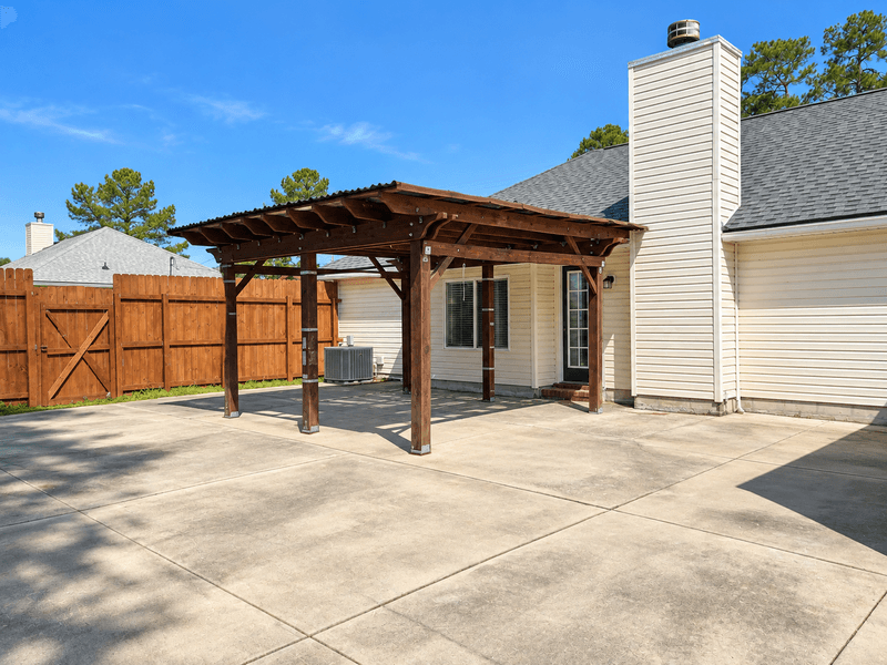 Rincon House: 105 E 9th St