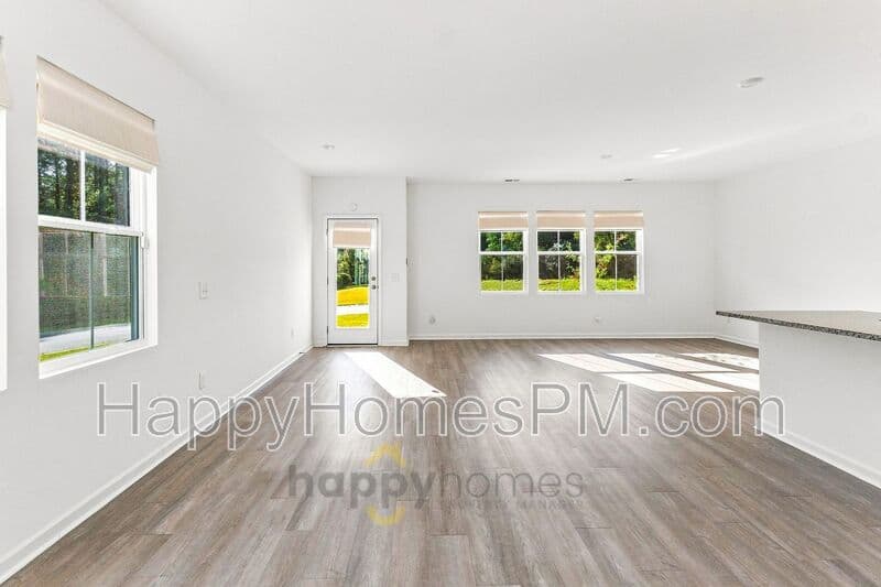 Summerville House: 103 Pine Gate Drive