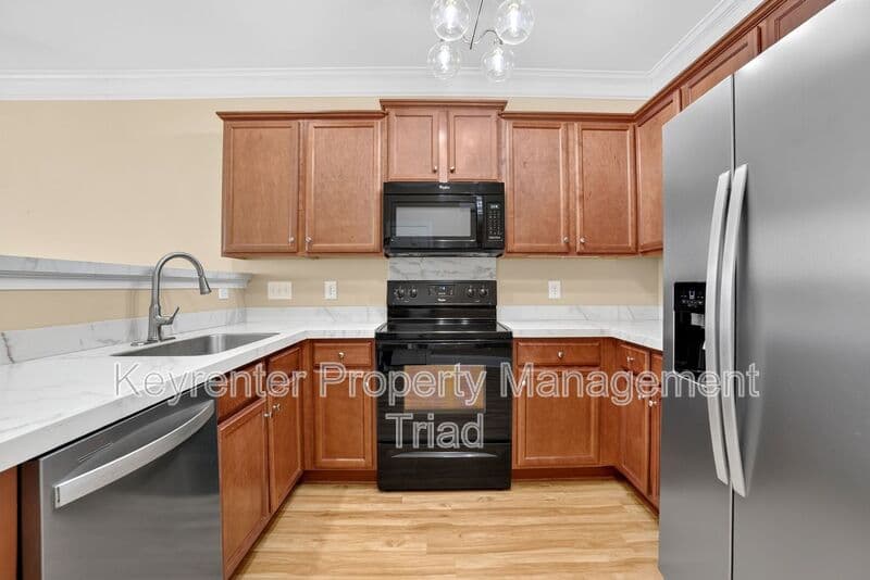 High Point House: 3779 Shadow Ridge Drive