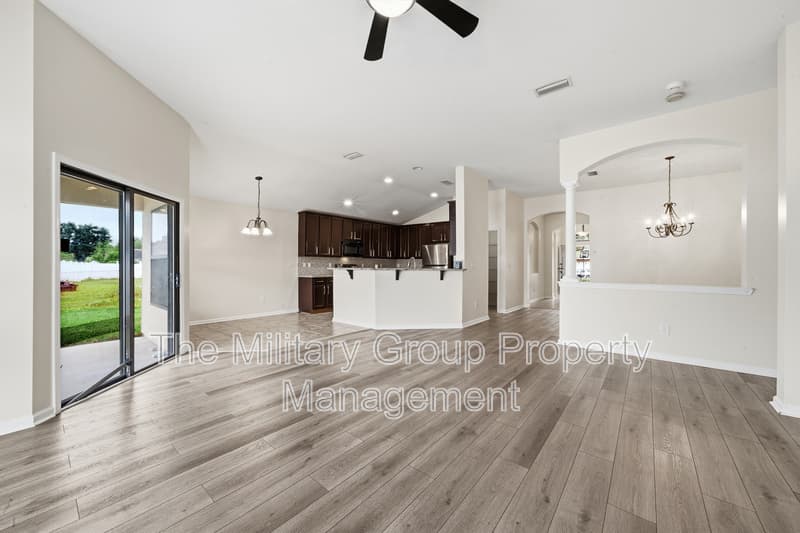 Orange Park House: 1059 Maple Lane