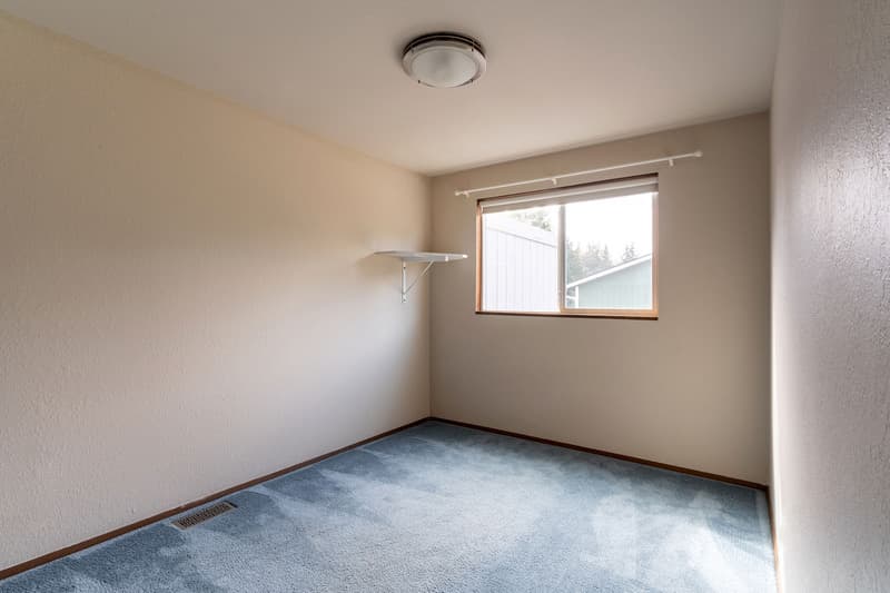 Lynnwood House: 4221 152nd PL SW