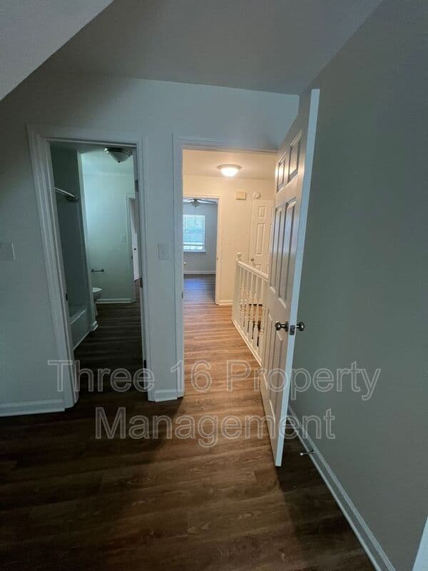 Evans House: 4211 Fairfield Cir