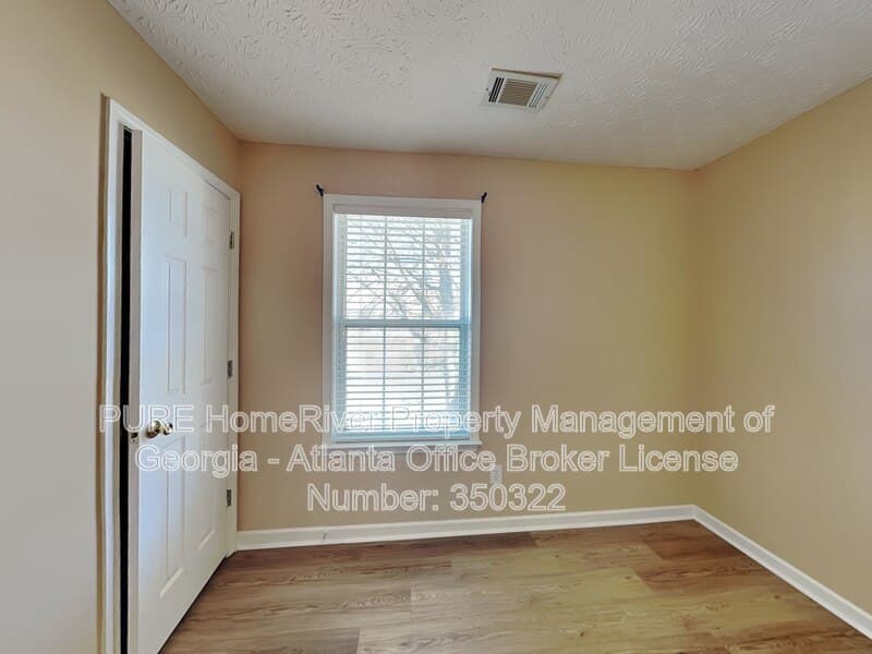 Alpharetta House: 1155 Winthrope Chase Dr