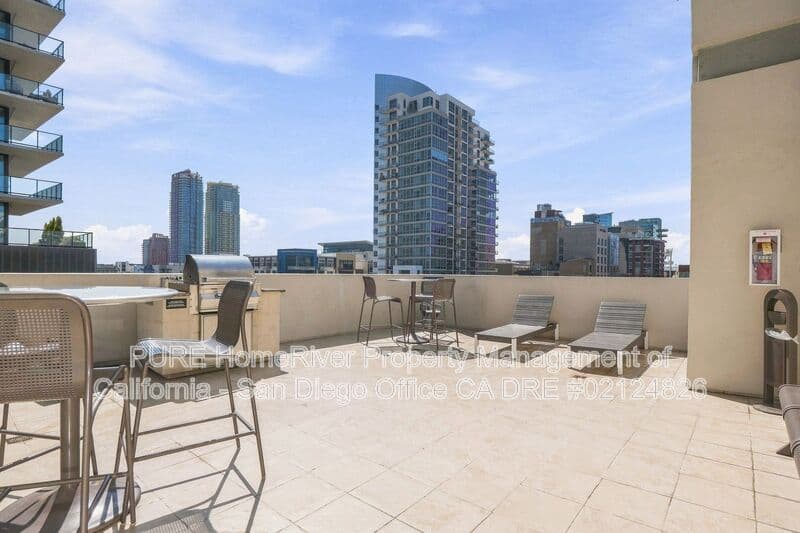 San Diego House: 875 G St