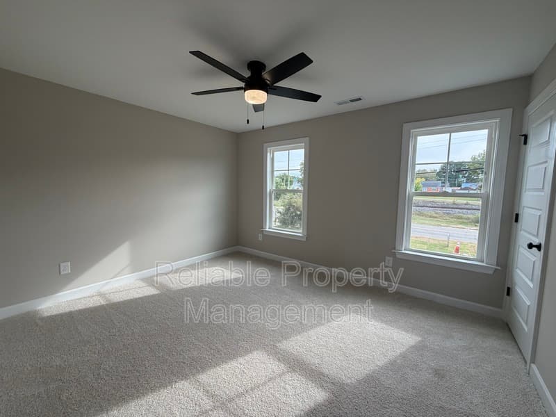 Pine Level Townhome: 420 W Main St